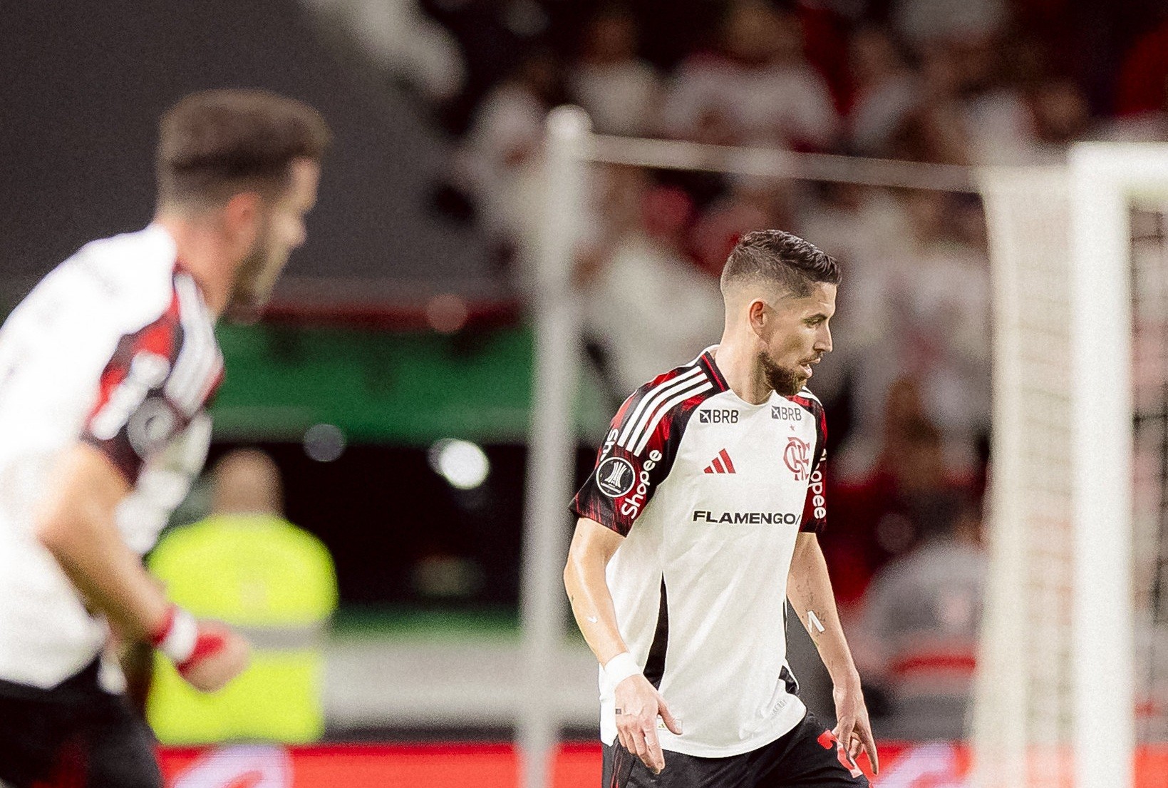 Saúl supre ausência de Pulgar no Flamengo, e dupla com Jorginho tem 100% como titular desde o Chelsea
