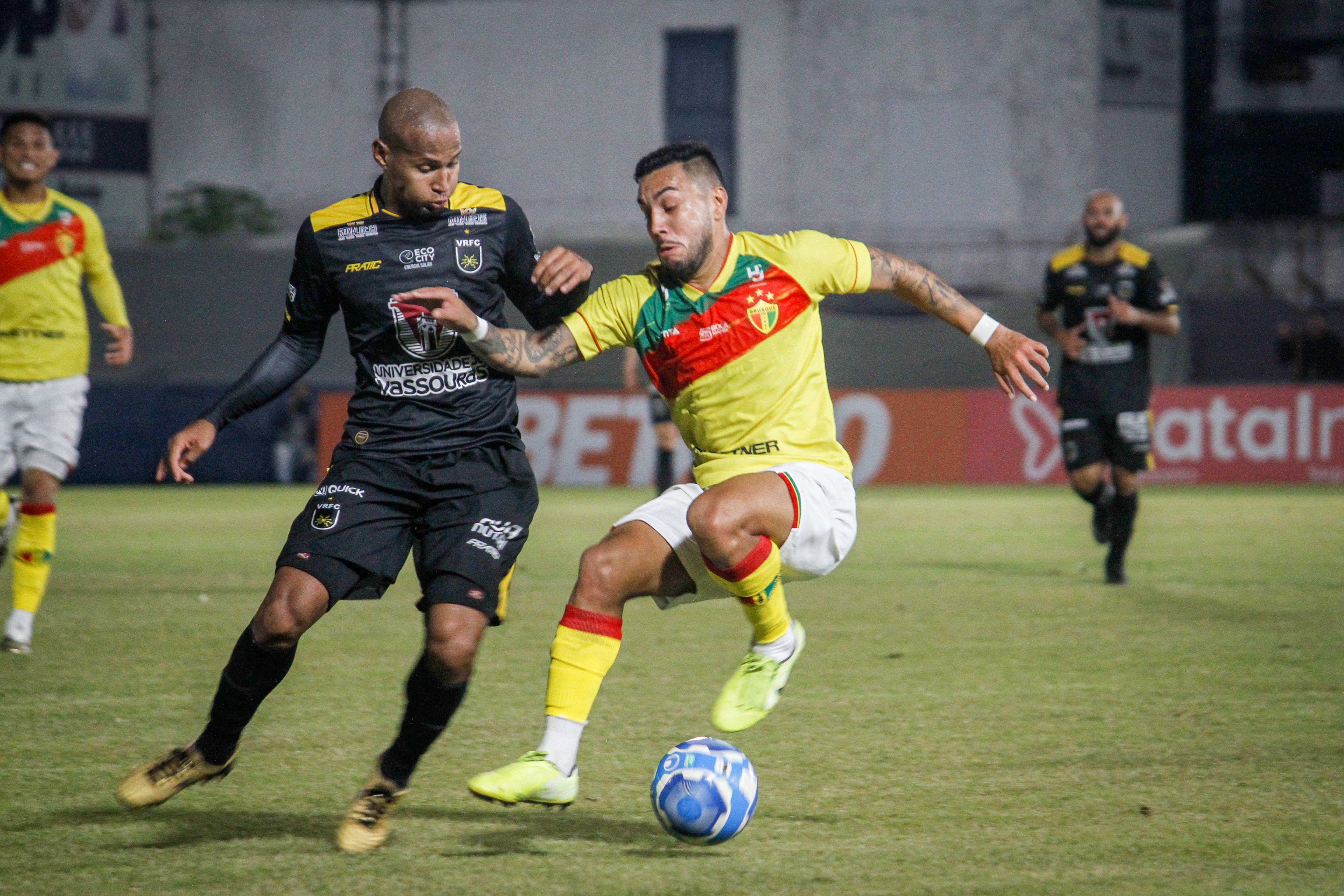 Volta Redonda x Brusque: retrospecto equilibrado, média de gols alta e goleada histórica