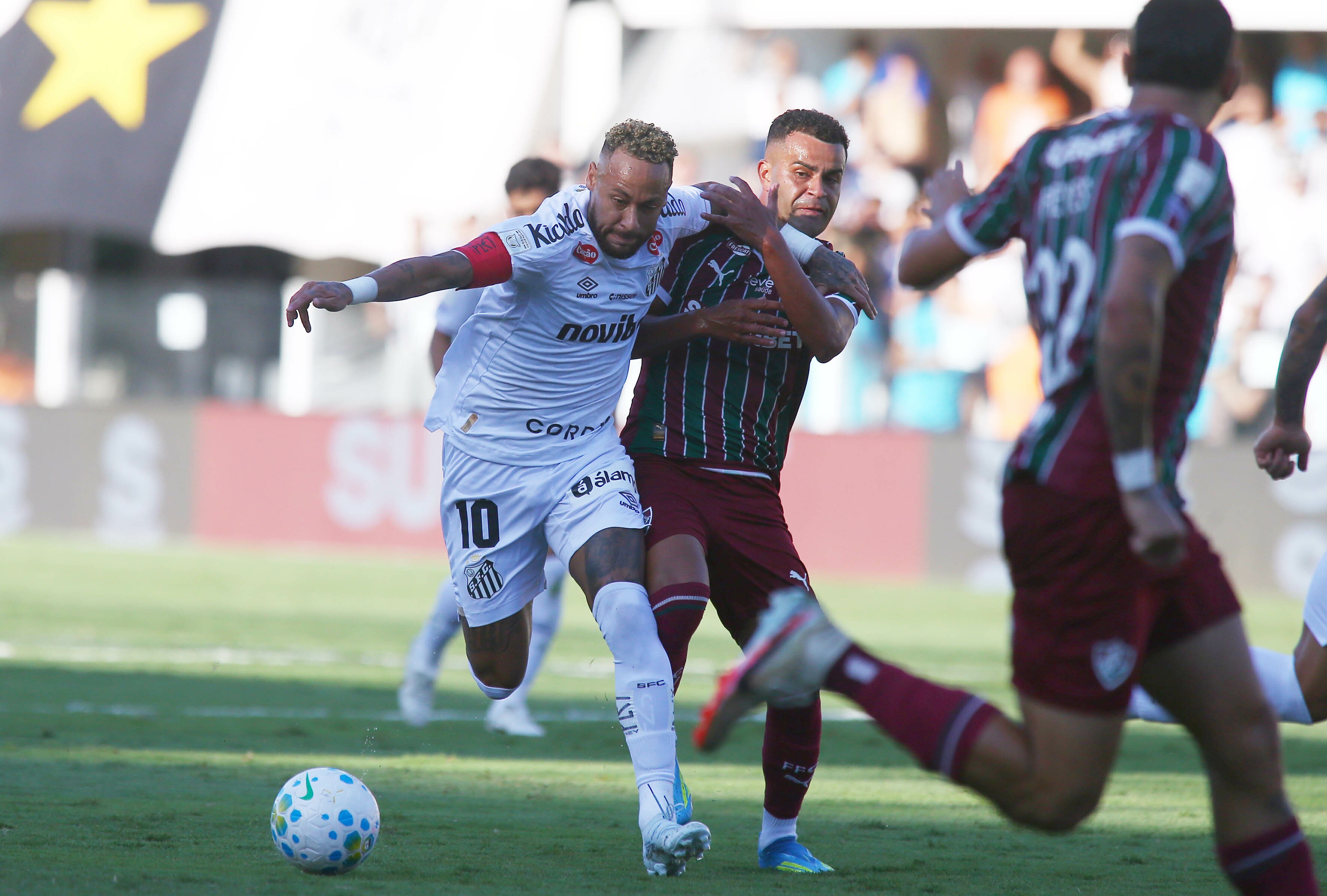 Fluminense vence Santos por 3 a 2 em jogo decisivo com falhas de Neymar e gol da vitória de John Kennedy