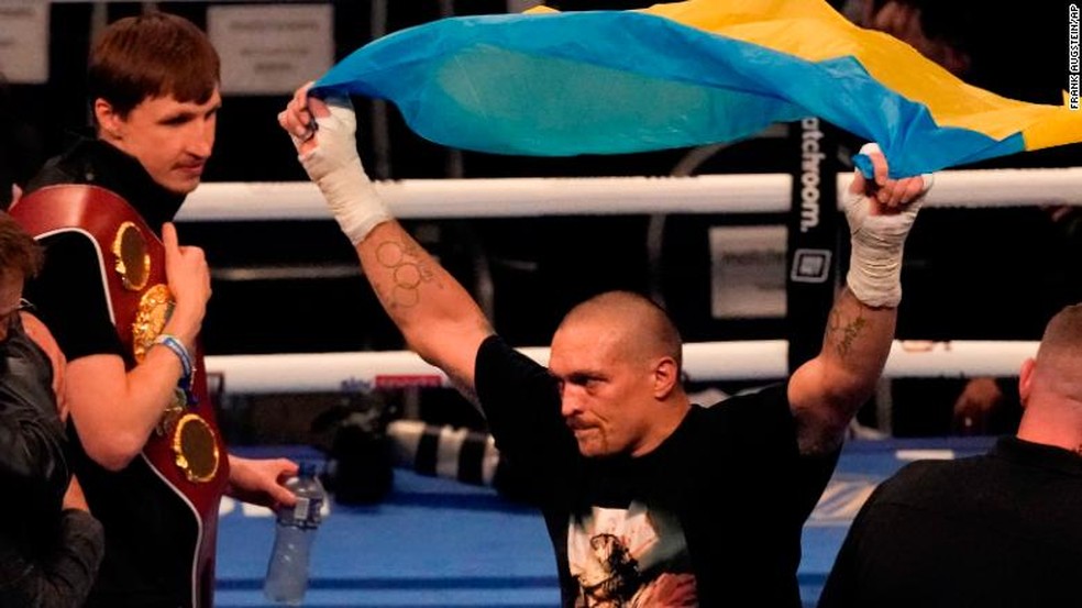 Rússia convoca ex-campeão mundial de boxe para guerra com Ucrânia