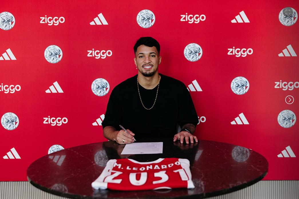 Ajax anuncia Marcos Leonardo