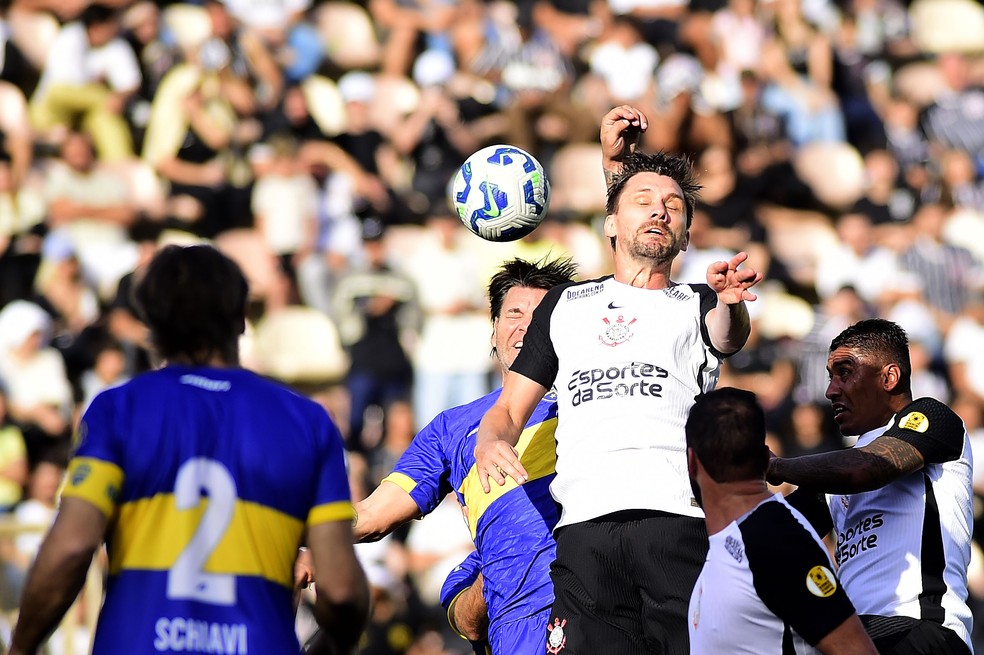 Pênalti em amistoso entre Corinthians x Boca — Foto: Marcos Ribolli