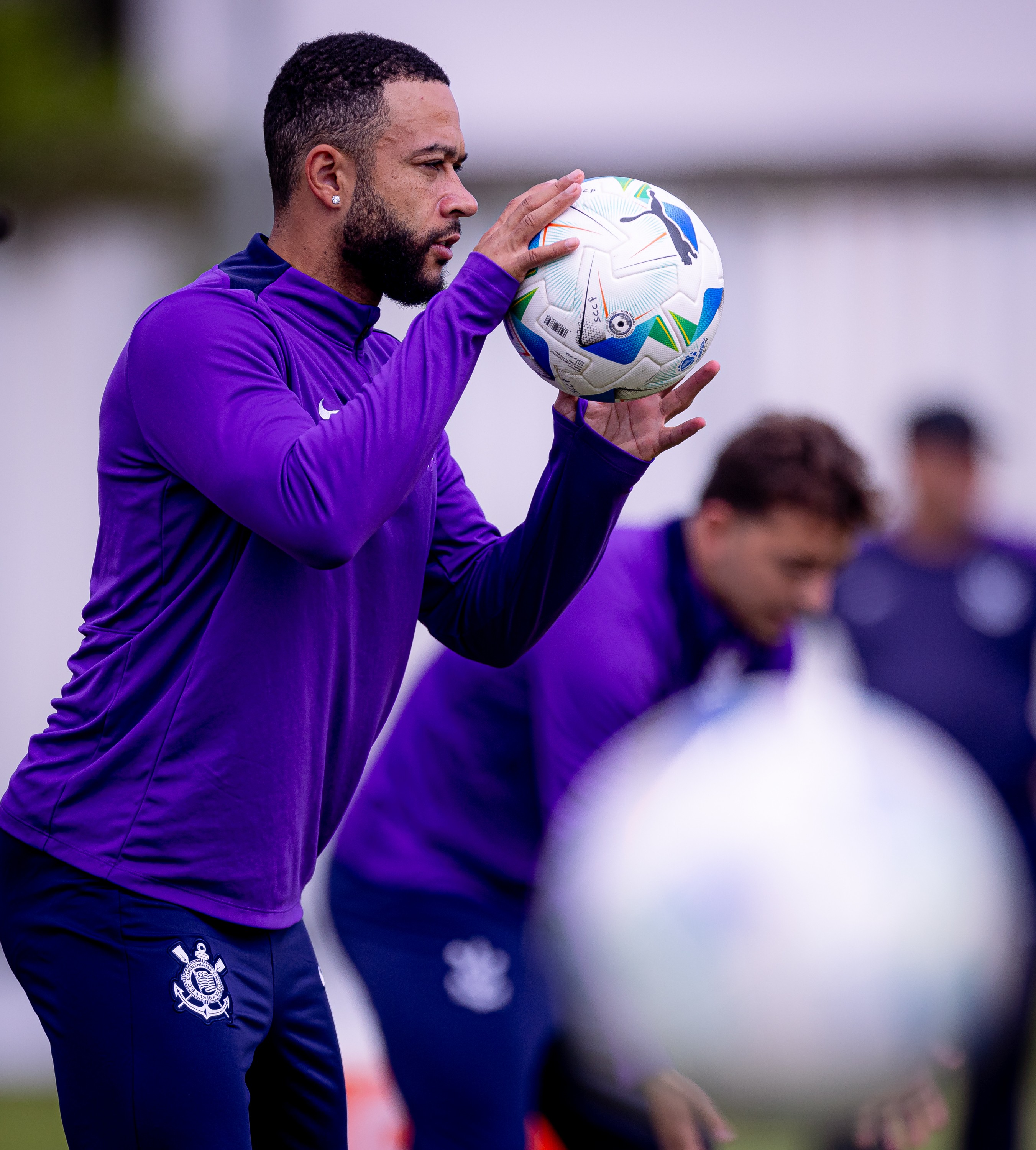 Memphis sofre torção no tornozelo e desfalca Corinthians na Sul-Americana.