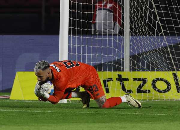 Jandrei assegura titularidade no São Paulo durante ausência de Rafael na Seleção
