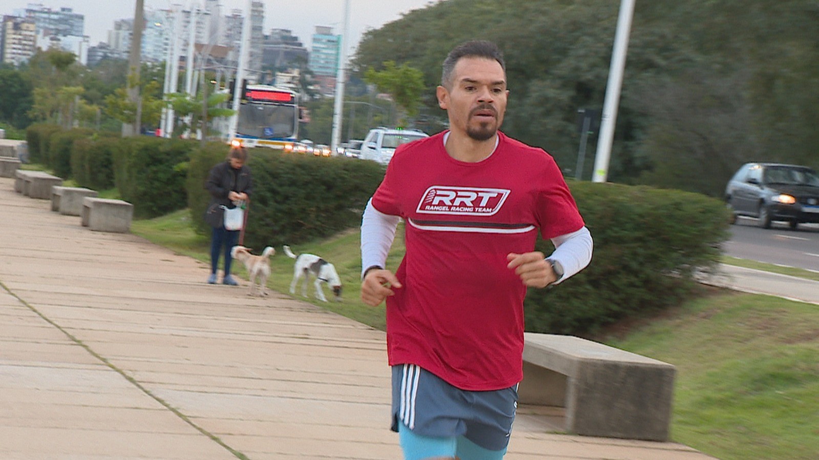Ex-PSG, Ceará abre mão de final da Champions para correr maratona em Porto Alegre