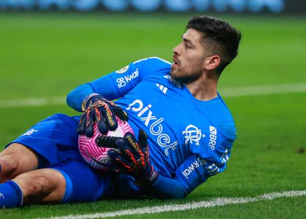 Rossi, Léo Pereira e Alex Sandro desfalcam Criciúma contra Flamengo; Luiz Araújo relacionado.