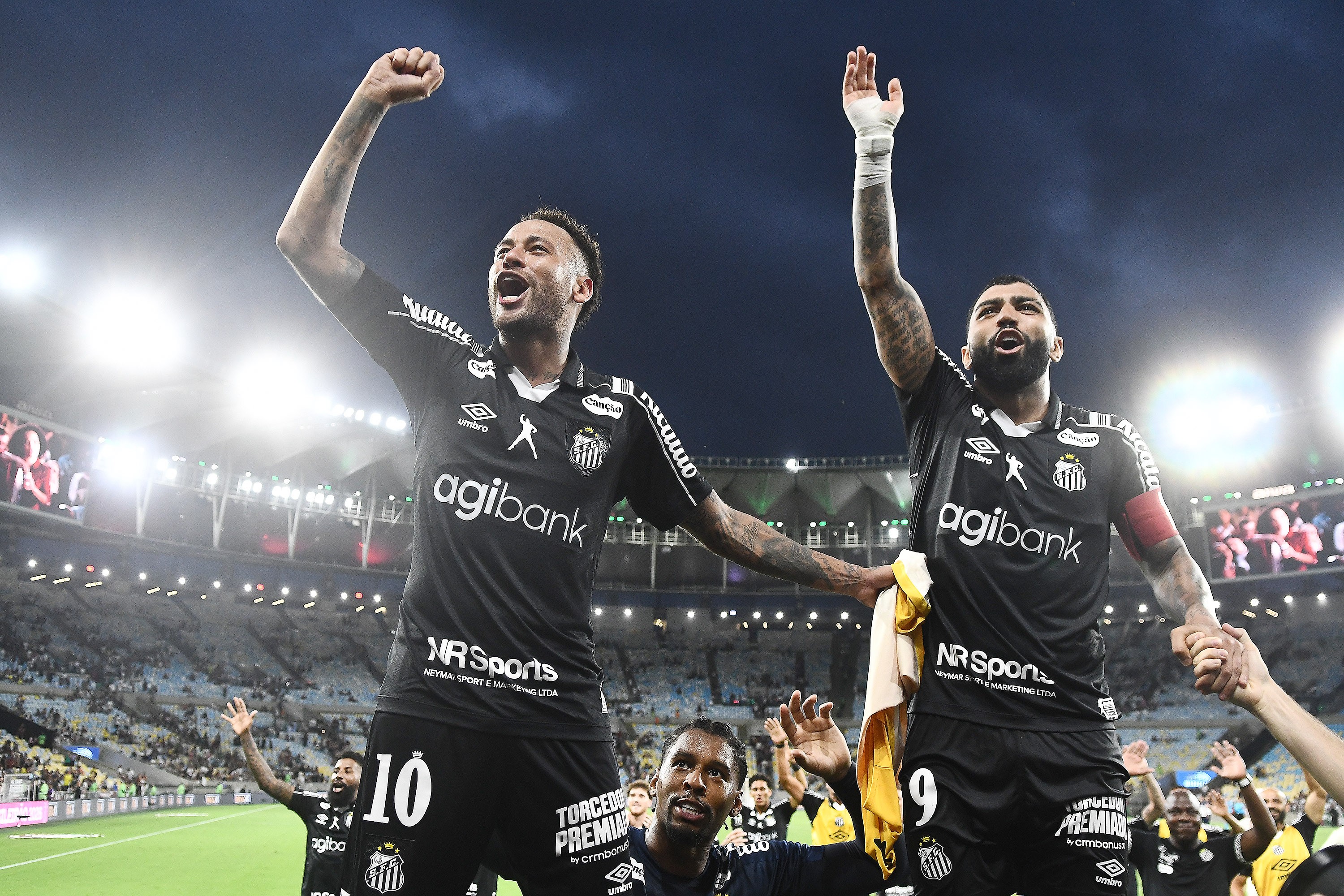 Análise: Cuca corrige problemas no intervalo, e Santos atinge primeiro objetivo no Brasileirão