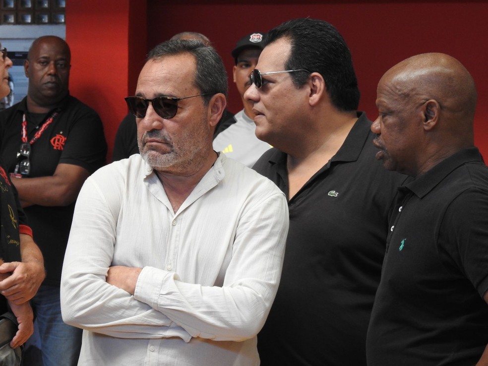 Delei, ex-Fluminense, no vel�rio de Ad�lio, no Flamengo � Foto: Fred Gomes / ge