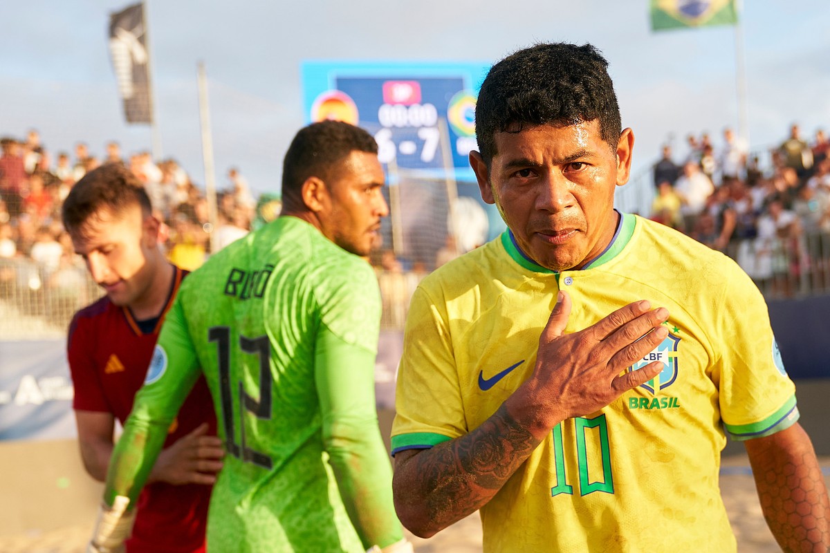 Dose dupla: Brasil vence o Peru na estreia da Liga Evolución de futebol de areia | futebol de areia