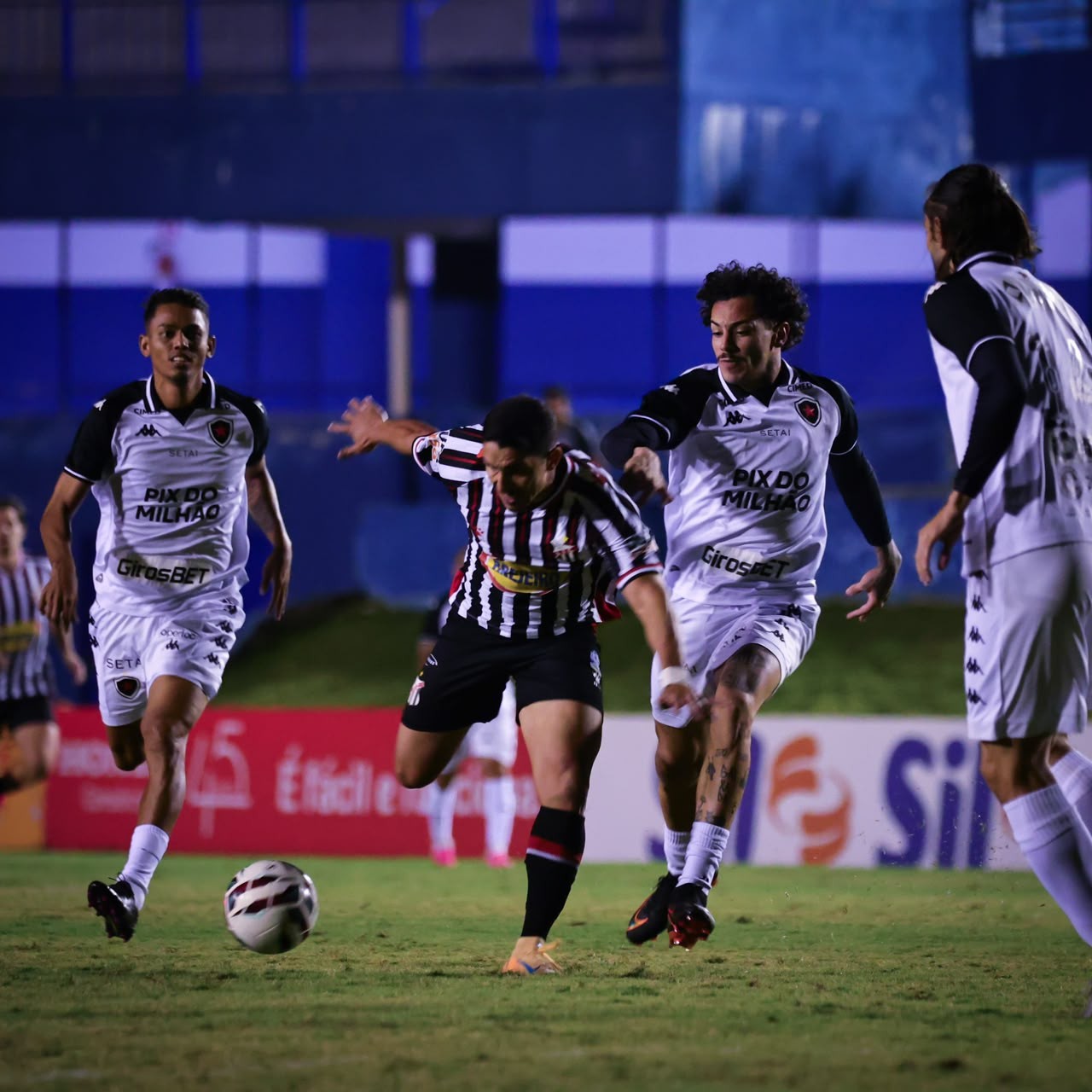 Botafogo-PB chega a três jogos sem sofrer gols, amplia sequência invicta e entra no G-8 da Série C