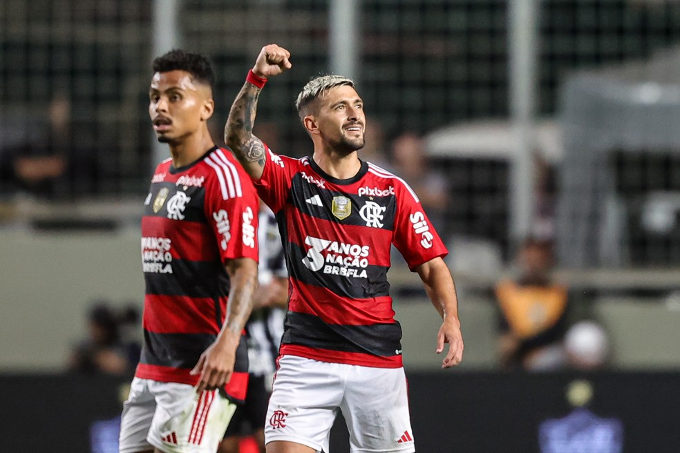 Arrascaeta comemoração Atlético-MG x Flamengo — Foto: Gilson Lobo/AGIF