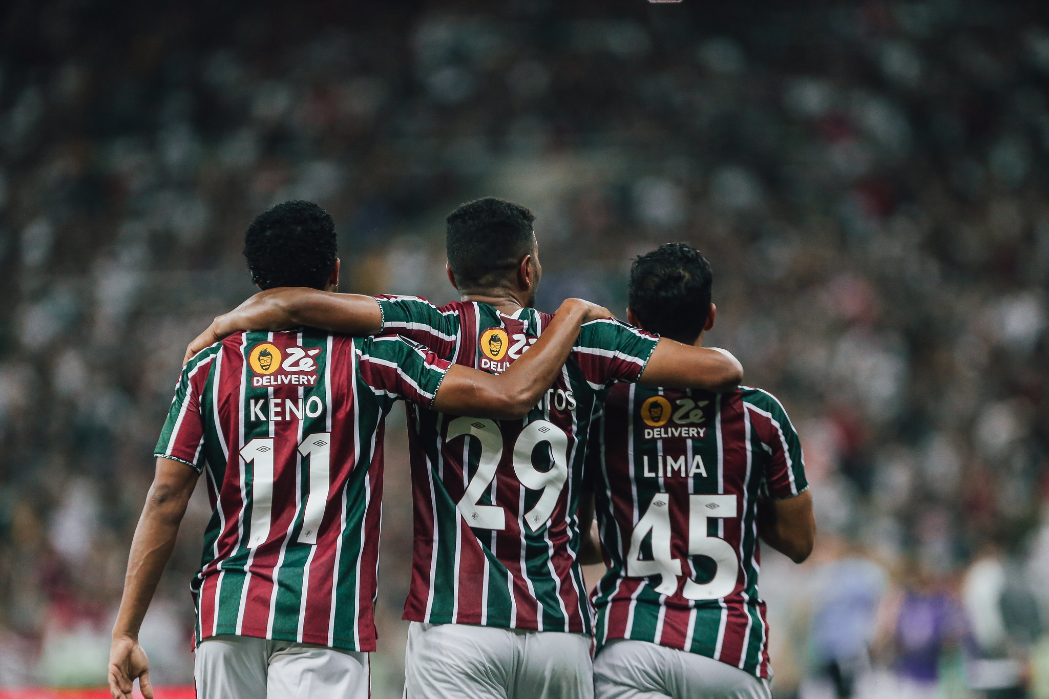Keno e Lavega podem jogar contra o Fluminense? Entenda situação de emprestados ao Coritiba