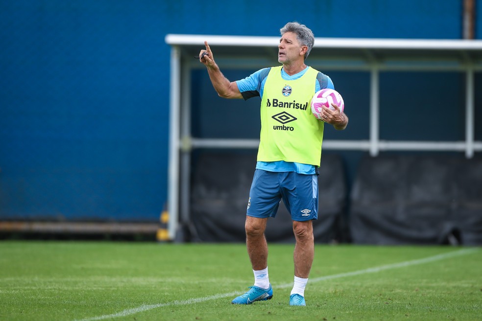 Renato Portaluppi em treino do Grêmio, no CT Luiz Carvalho — Foto: Lucas Uebel/Grêmio FBPA