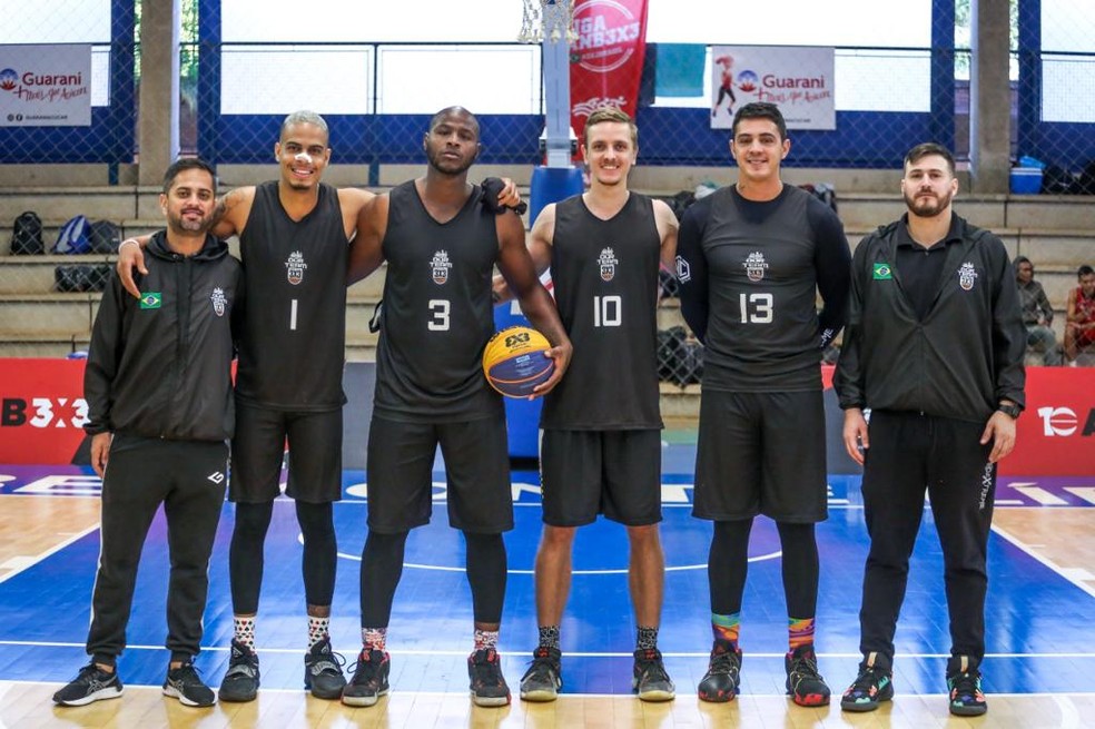 Convidada para torneio de basquete na Itália, equipe de SC faz campanha  para viabilizar viagem, basquete