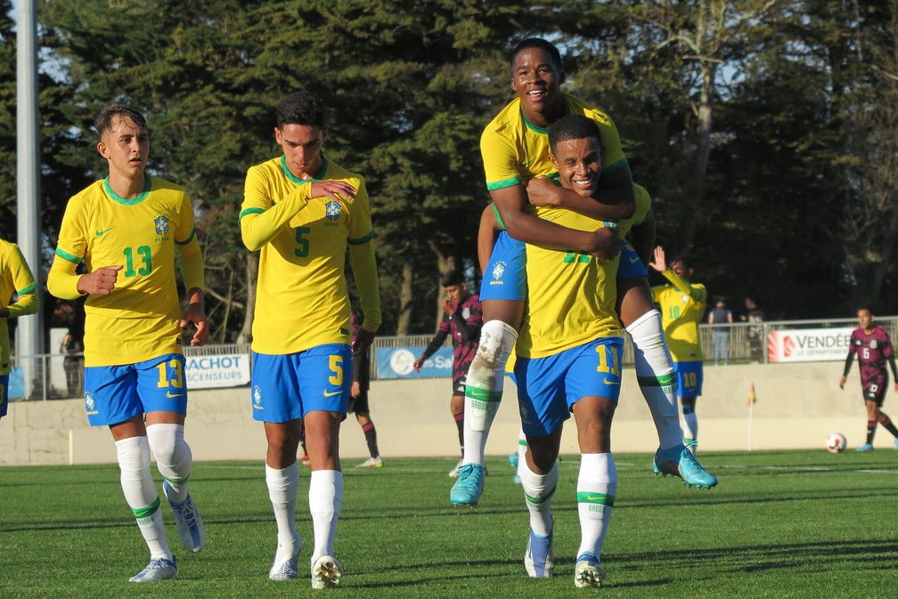 Em seu primeiro jogo internacional, Sub-17 do Timão vence o