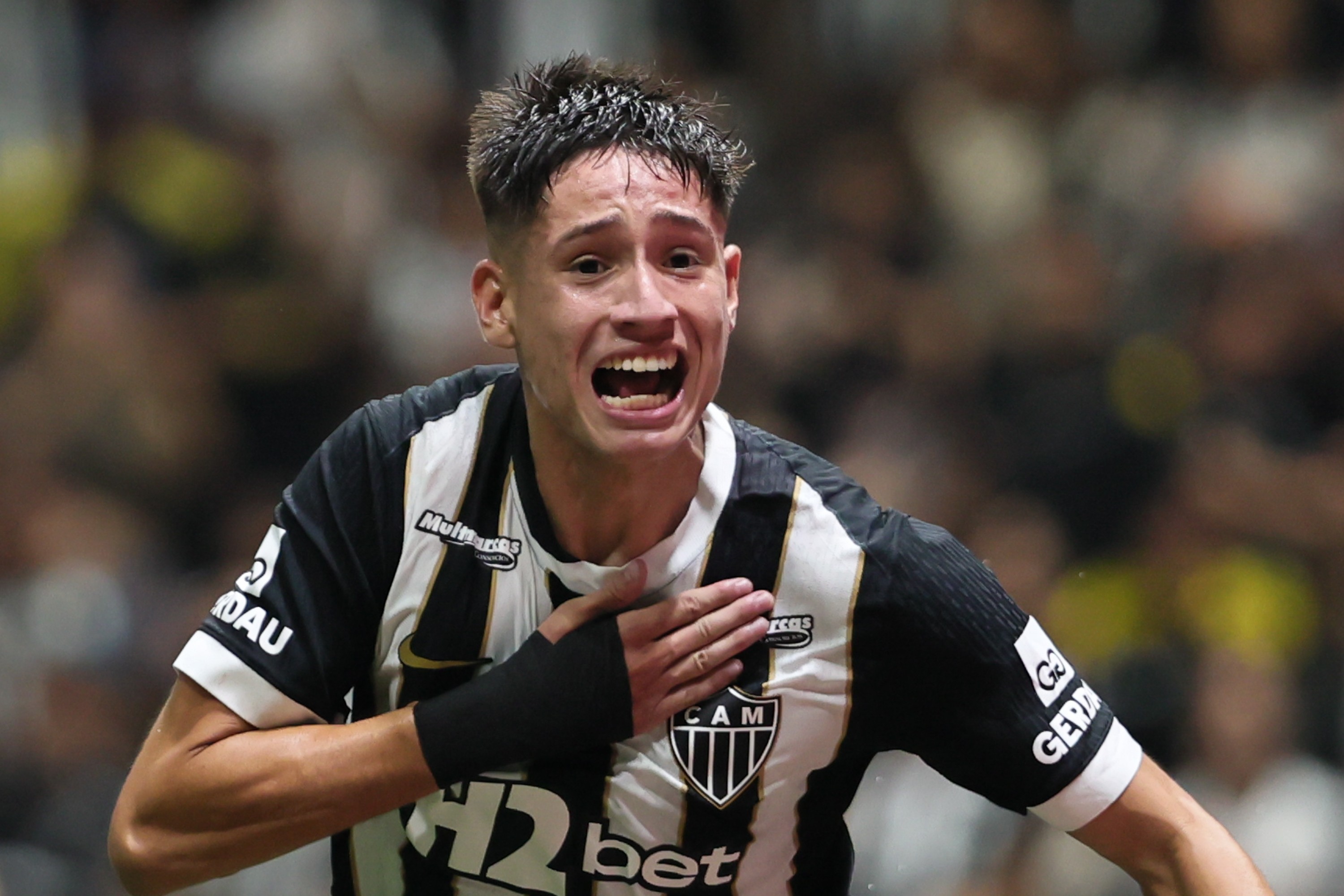 Clube chileno anuncia Iván Román, zagueiro do Atlético-MG