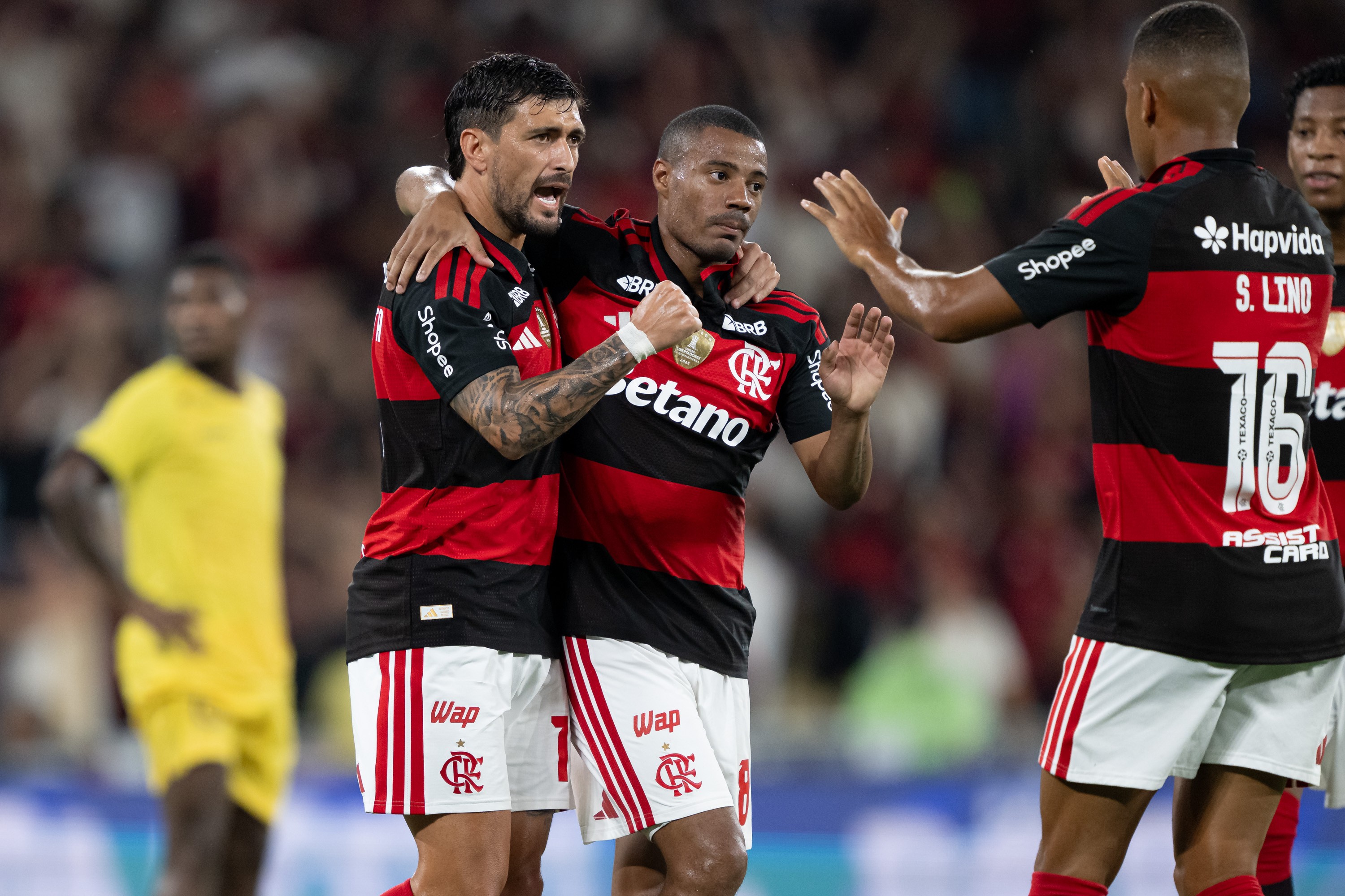 Arrascaeta e De la Cruz brilham em triunfo do Flamengo: notas e destaques da partida