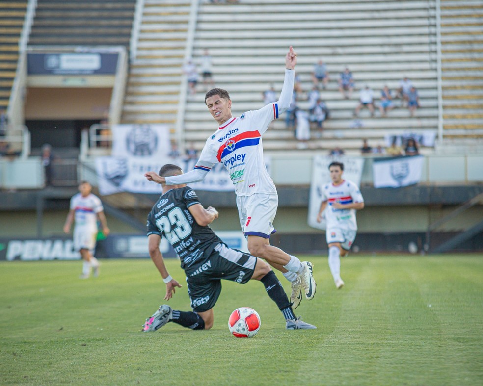 Fast chegou a sair na frente do placar, mas sofreu a virada &mdash; Foto: @tiagodiasfotografia