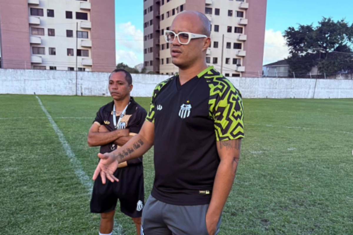 Central surpreende e anuncia ex-dirigente como novo treinador