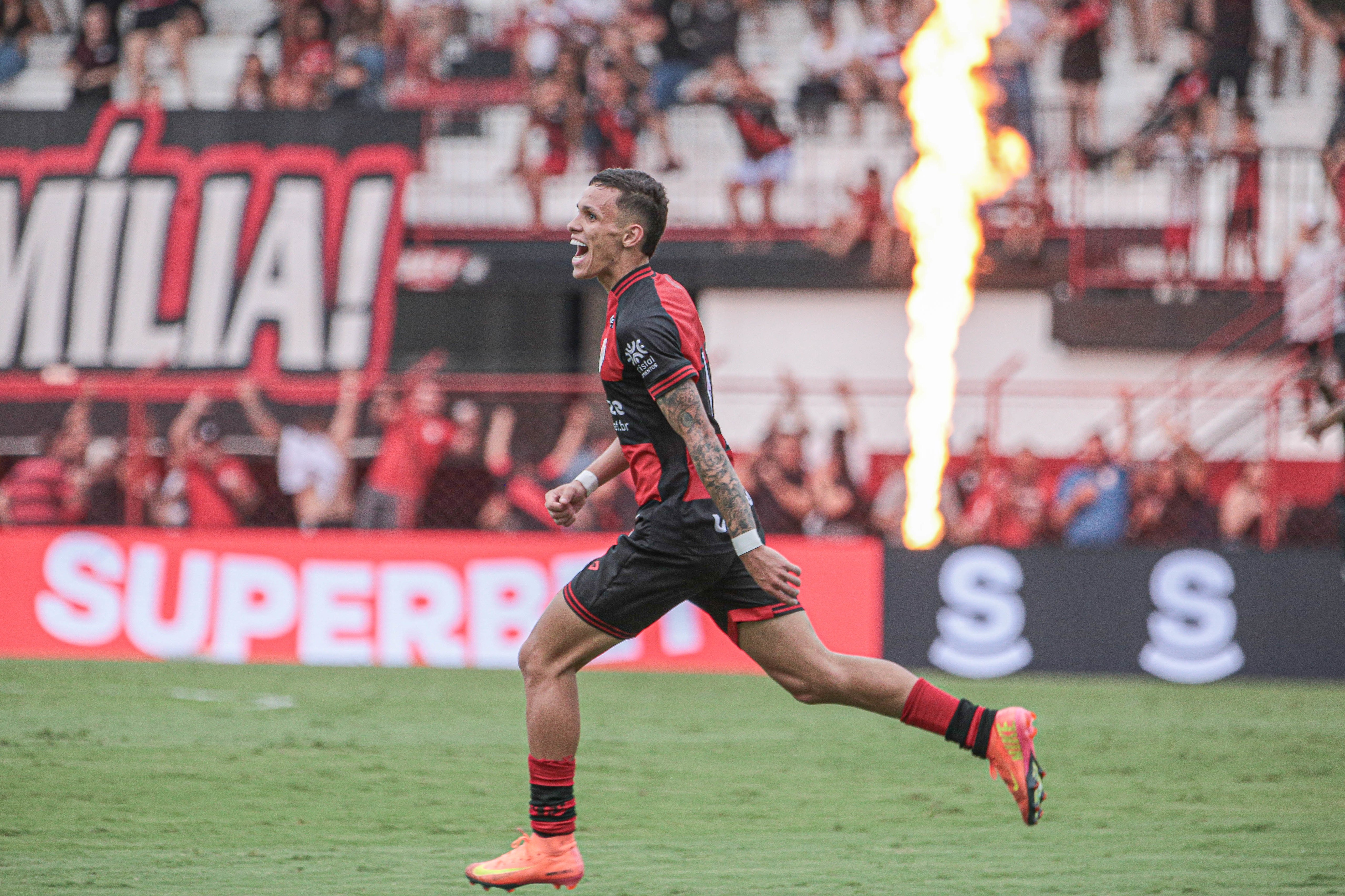 Palmeiras avança na contratação de Yuri, talento em ascensão do Atlético-GO, e promete agitar o mercado