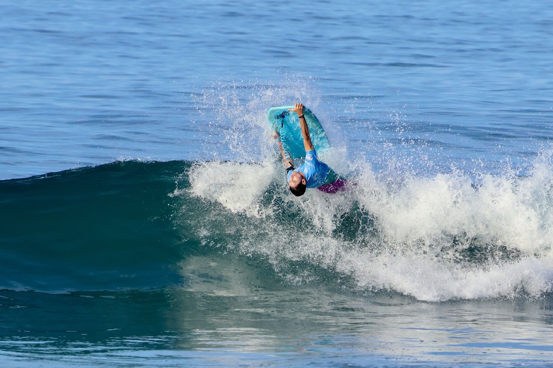 Catarinense conquista ouro nos Jogos Pan-Americanos de Surf em final emocionante