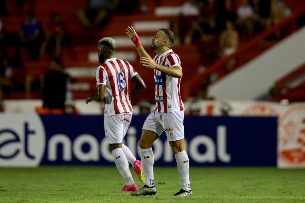 Náutico venceu o Porto por 3 a 0 nos Aflitos — Foto: Marlon Costa/Pernambuco Press