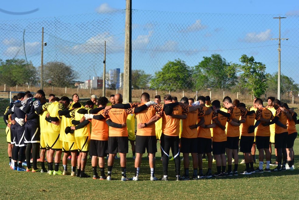 Elenco do Treze em treino da pré-temporada 2026 — Foto: Jônatas Venâncio / Treze