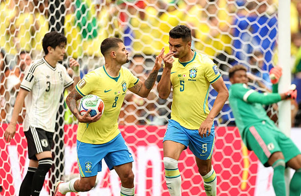 Casemiro e Bruno Guimarães são destaques do Brasil contra o Japão — Getty Images