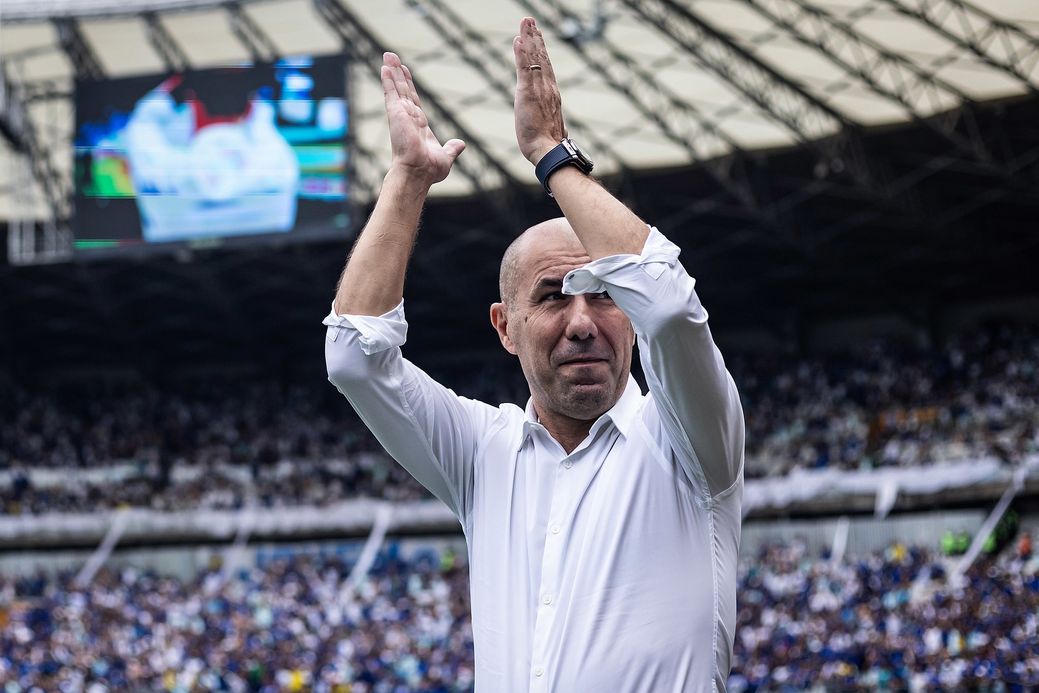 Ao vivo: Cruzeiro apresenta o técnico Leonardo Jardim