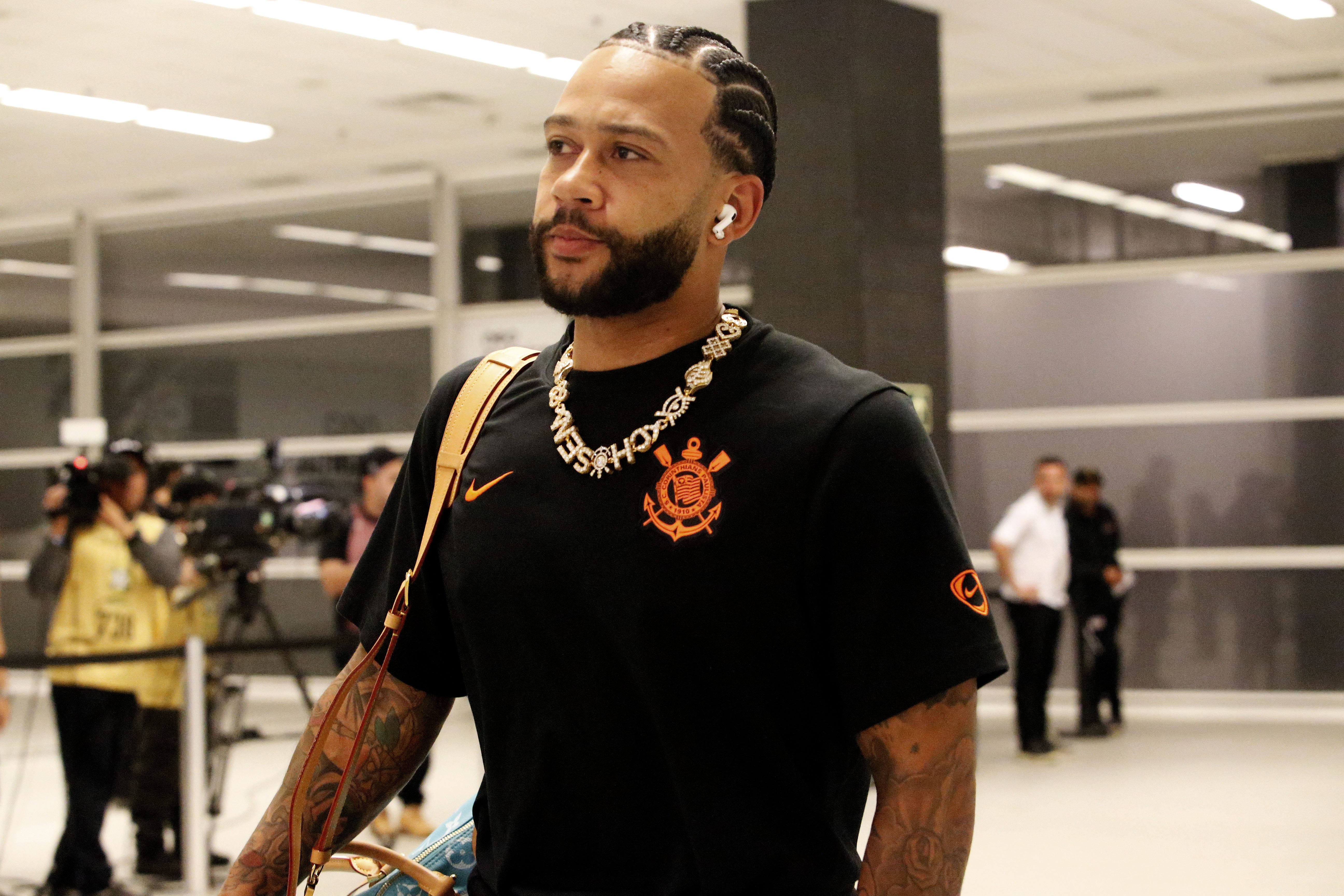 Corinthians em crise: Memphis acumula 73 dias fora com lesões nesta temporada, que se agravam