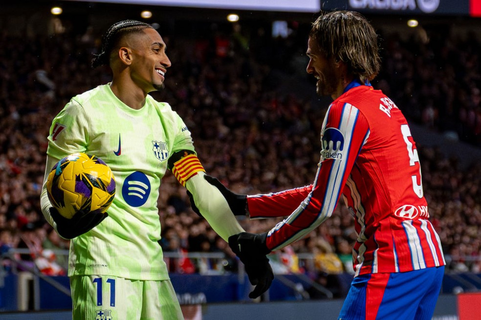 Raphinha participou do empate em 4 a 4 de Barcelona e Atlético de Madrid no jogo de ida — Foto: Getty Images