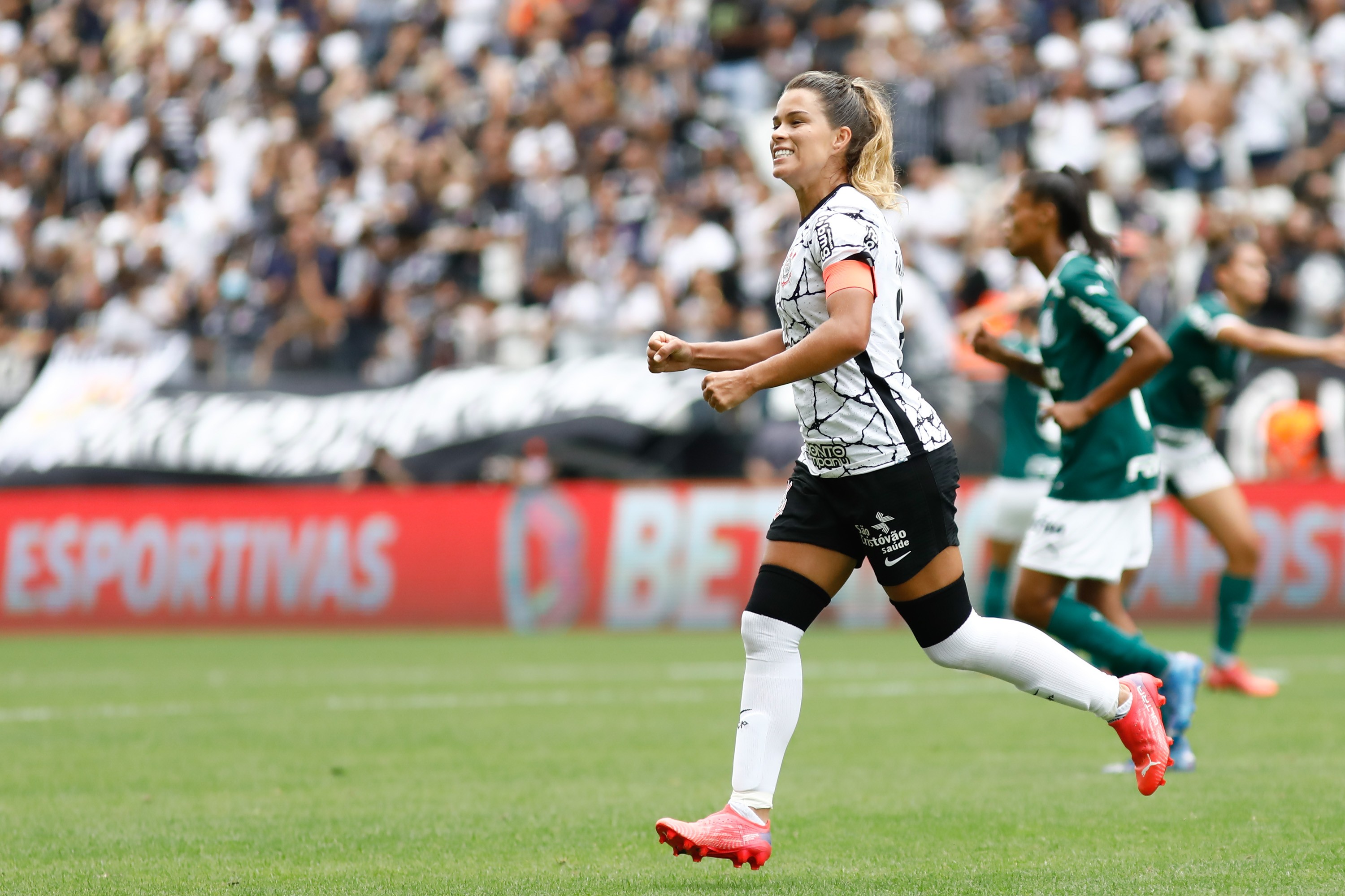 Tamires reforça união do Corinthians e elogia a torcida: "Apoio ...