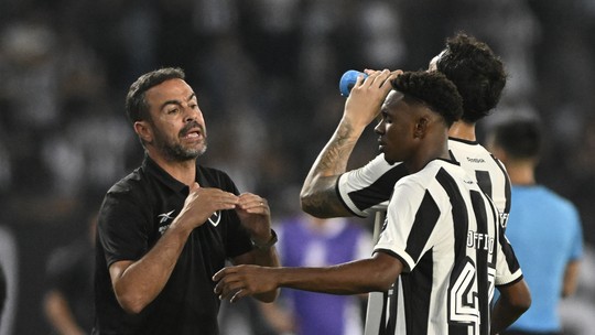 Artur Jorge elogia entrega do Botafogo e projeta decisão na Libertadores: "É fora? Será fora"