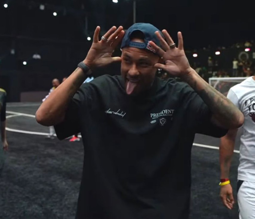 Neymar converte pênalti na Kings League após ficar fora de convocação