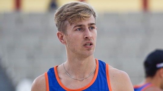 Jogador de vôlei de praia holandês condenado por estupro ficará isolado nas Olimpíadas 2024 - Foto: (Pablo Morano/BSR Agency/Getty Images)