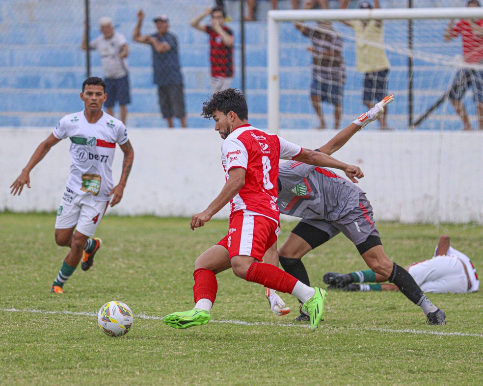 Esporte de Patos goleou a Picuiense no José Cavalcanti — Foto: Eder Souza