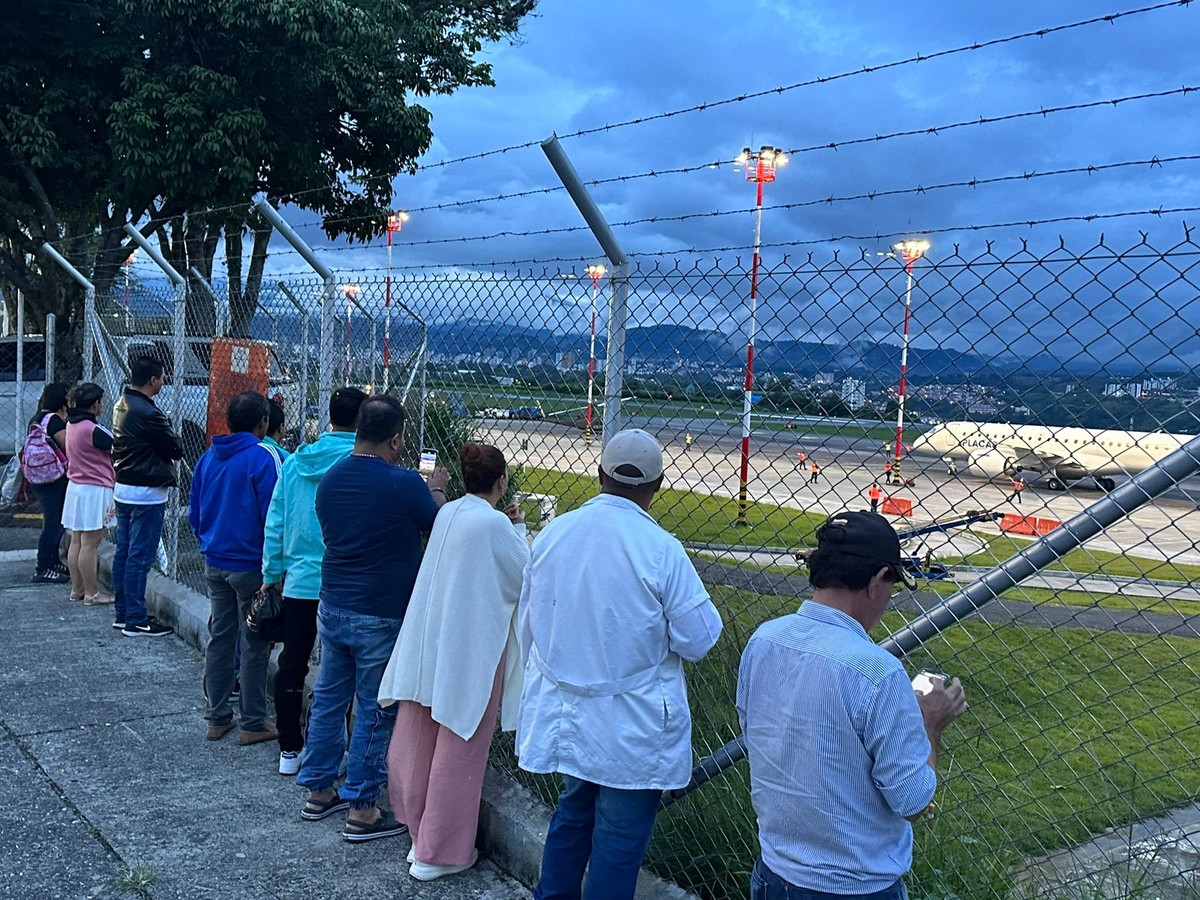 Com Endrick suspenso, Palmeiras leva 25 jogadores à Colômbia; veja lista de relacionados