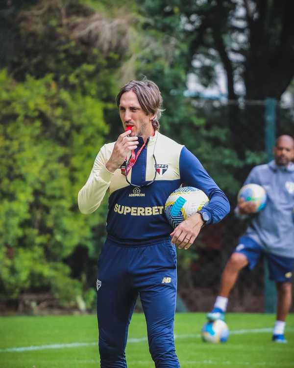 NOVAS PEÇAS DISPINÍVEIS! São Paulo encerra preparação com reforços para confronto contra o Atlético-MG