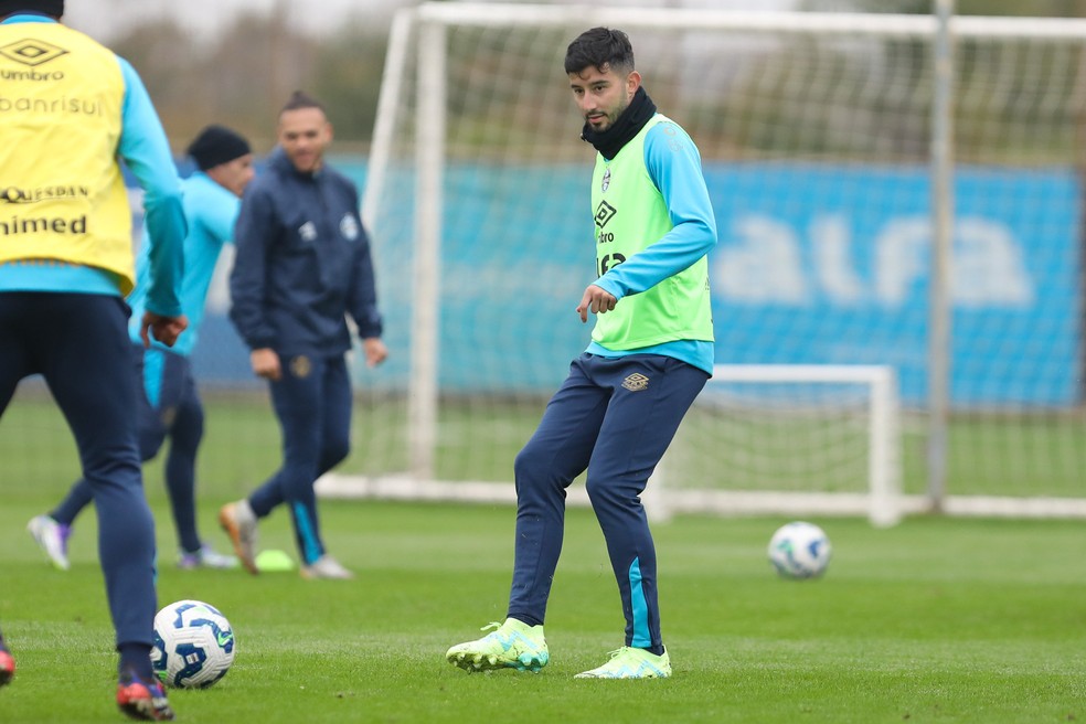 Villasanti em treinamento do Grêmio — Foto: Rodrigo Fatturi / Grêmio FBPA