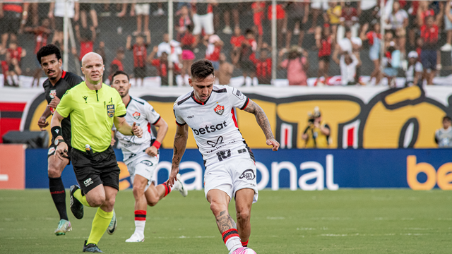 Mosquito em Vitória x Bragantino, no Barradão