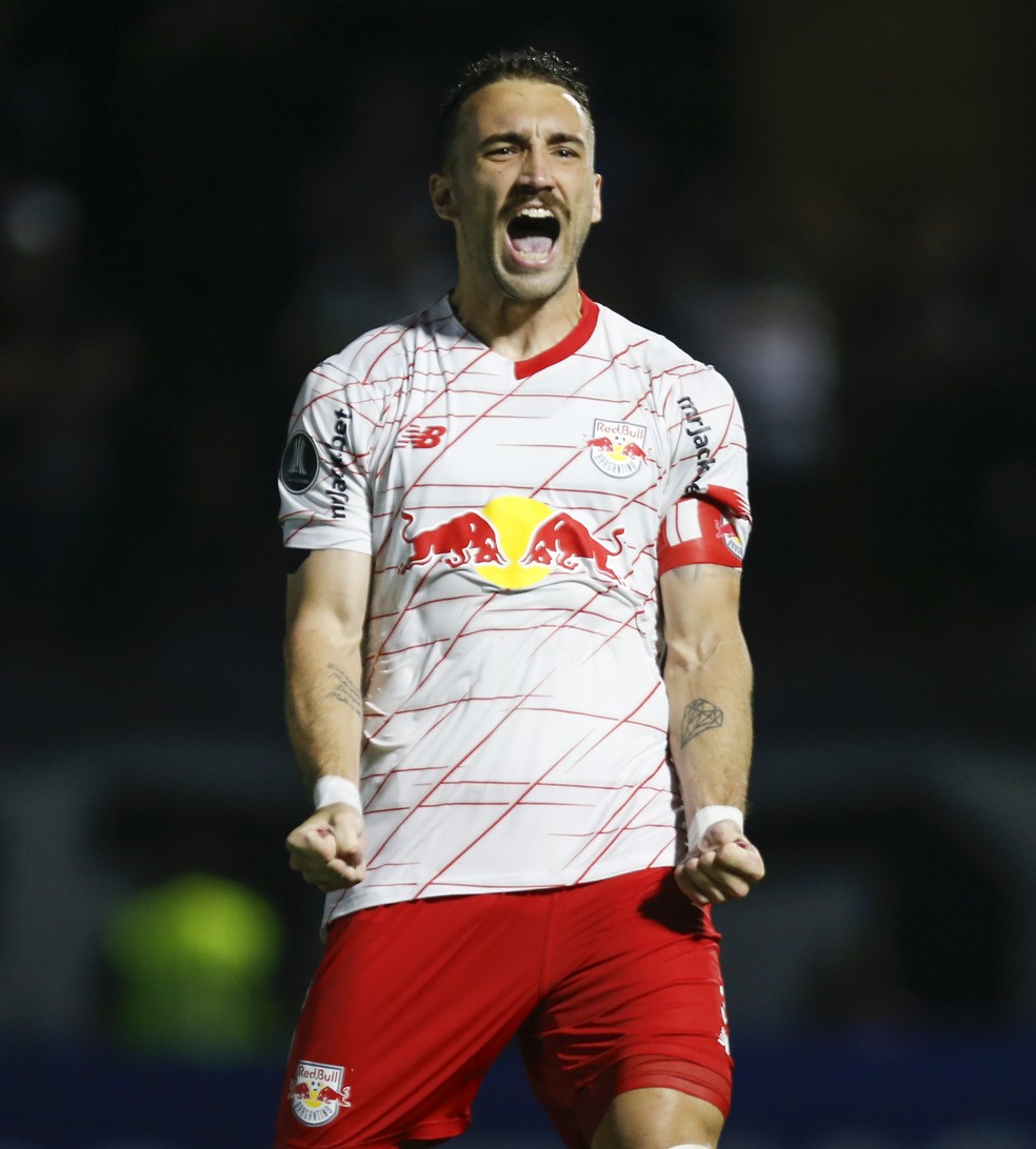 Léo Ortiz na última partida pelo Bragantino — Foto: Ari Ferreira/Red Bull Bragantino.