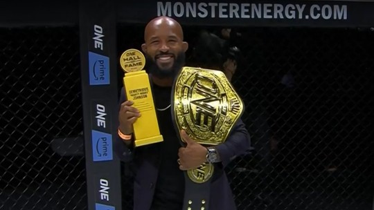 Lenda do MMA, Demetrious Johnson anuncia aposentadoria