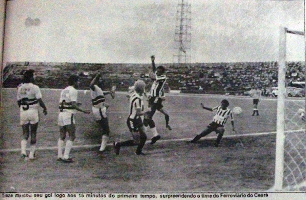 Treze x Ferroviário jogam pelo Torneio Paralelo de 1986 — Foto: Reprodução Diário da Borborema/Retalhos Históricos de Campina