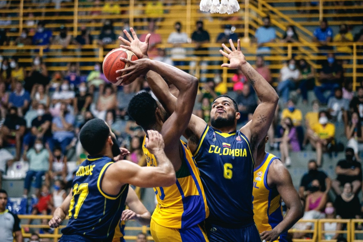 Brasil vence a Colômbia e vai invicto às semis do basquete