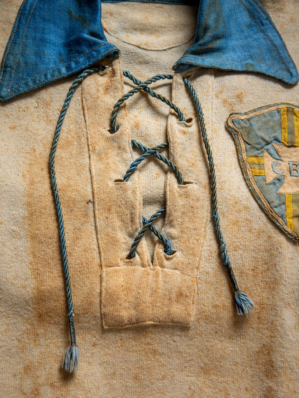 Camisa da seleção brasileira de 1919/22 — Foto: Diro Blasco