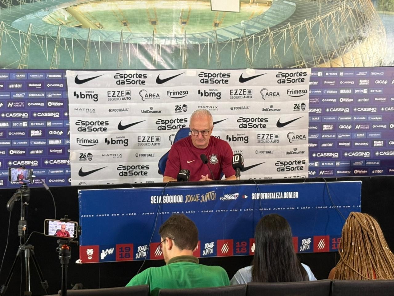 Dorival lamento derrota, mas elogia postura guerreira do Corinthians: 