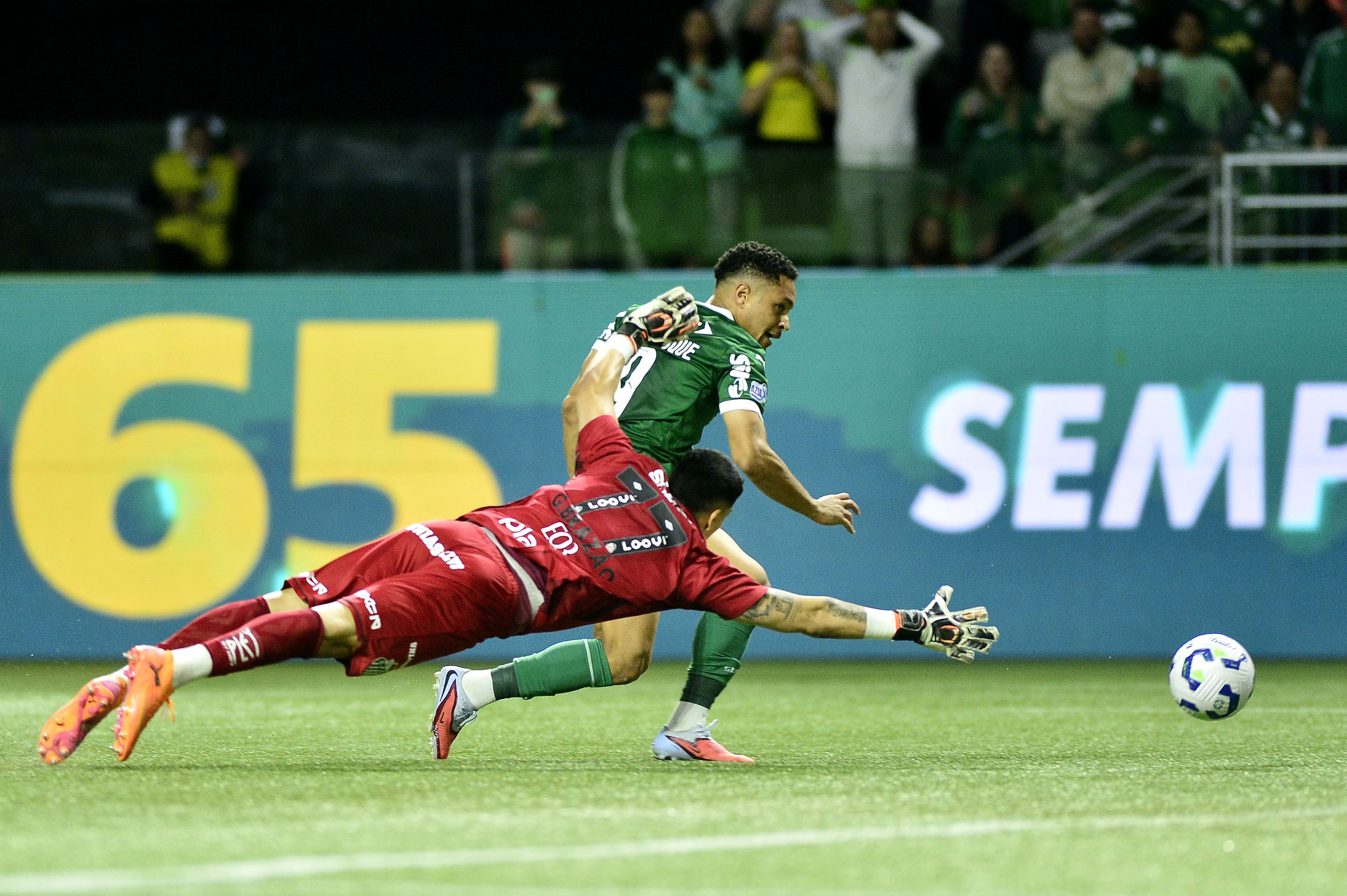 Palmeiras dispara com instinto implacável e abre vantagem decisiva na luta pelo título