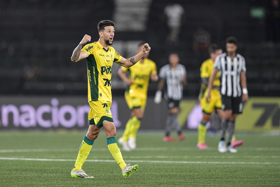 Jemmes é um dos destaques do Mirassol — Foto: Thiago Ribeiro/AGIF