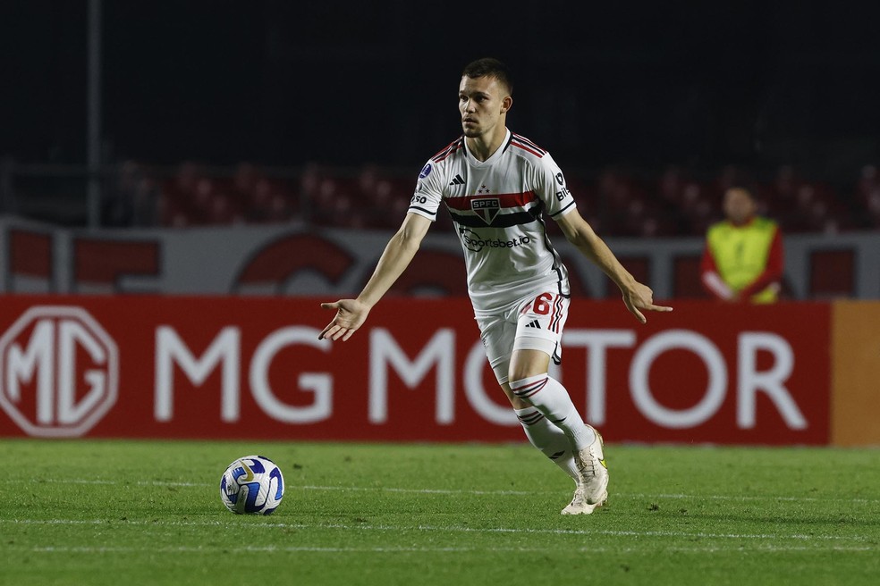 Negrucci fez a estreia pelo profissional do São Paulo na quarta-feira — Foto: Rubens Chiri / saopaulofc.net