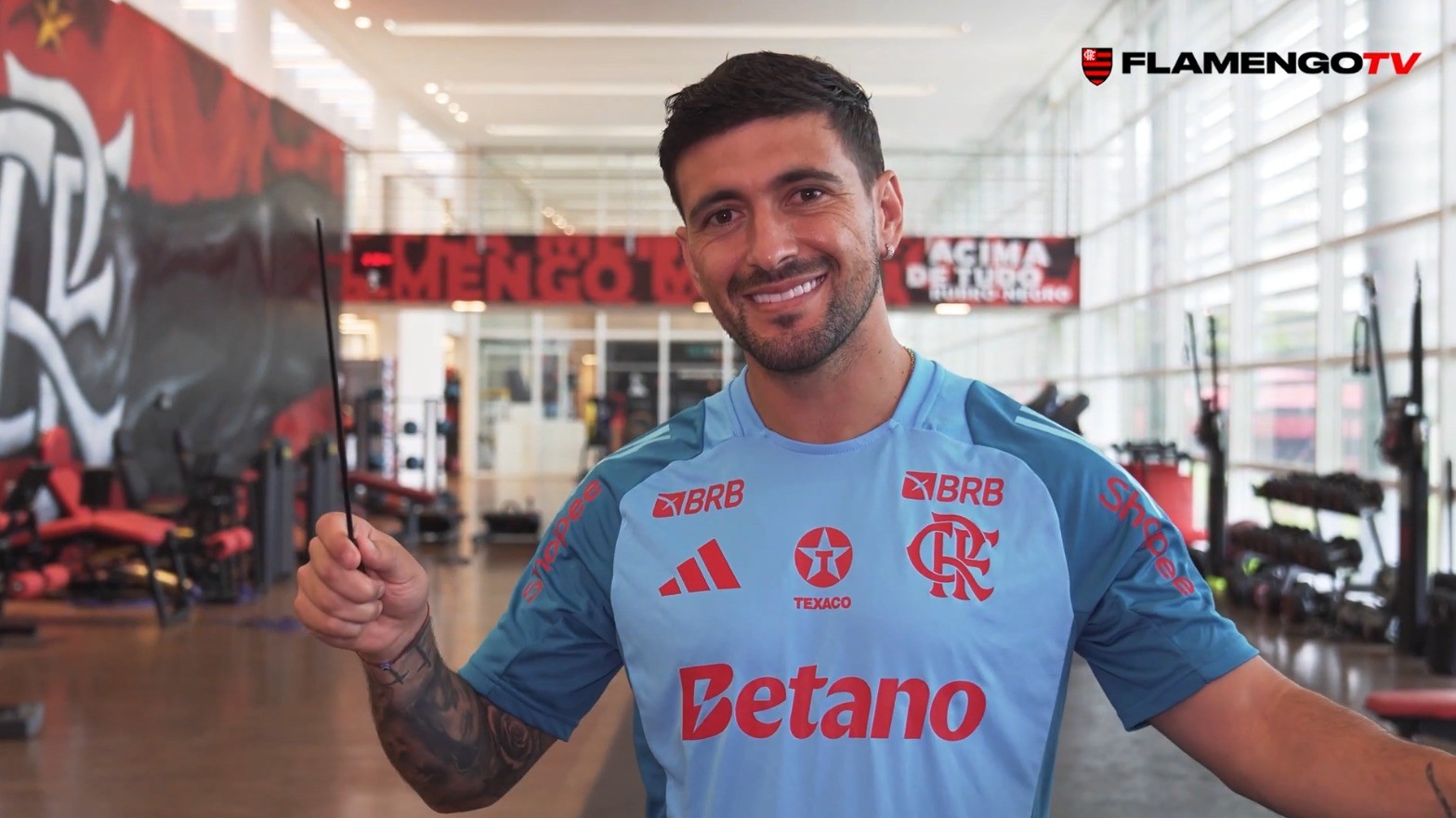 Boto sinaliza mais tempo de Arrascaeta no Flamengo, que quer reabrir conversas por renovação